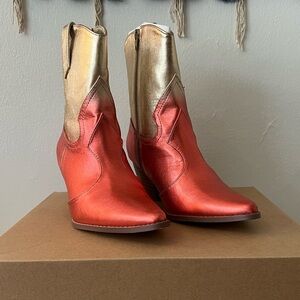 New Coconuts by Matisse Gold Ombré Women's Boots